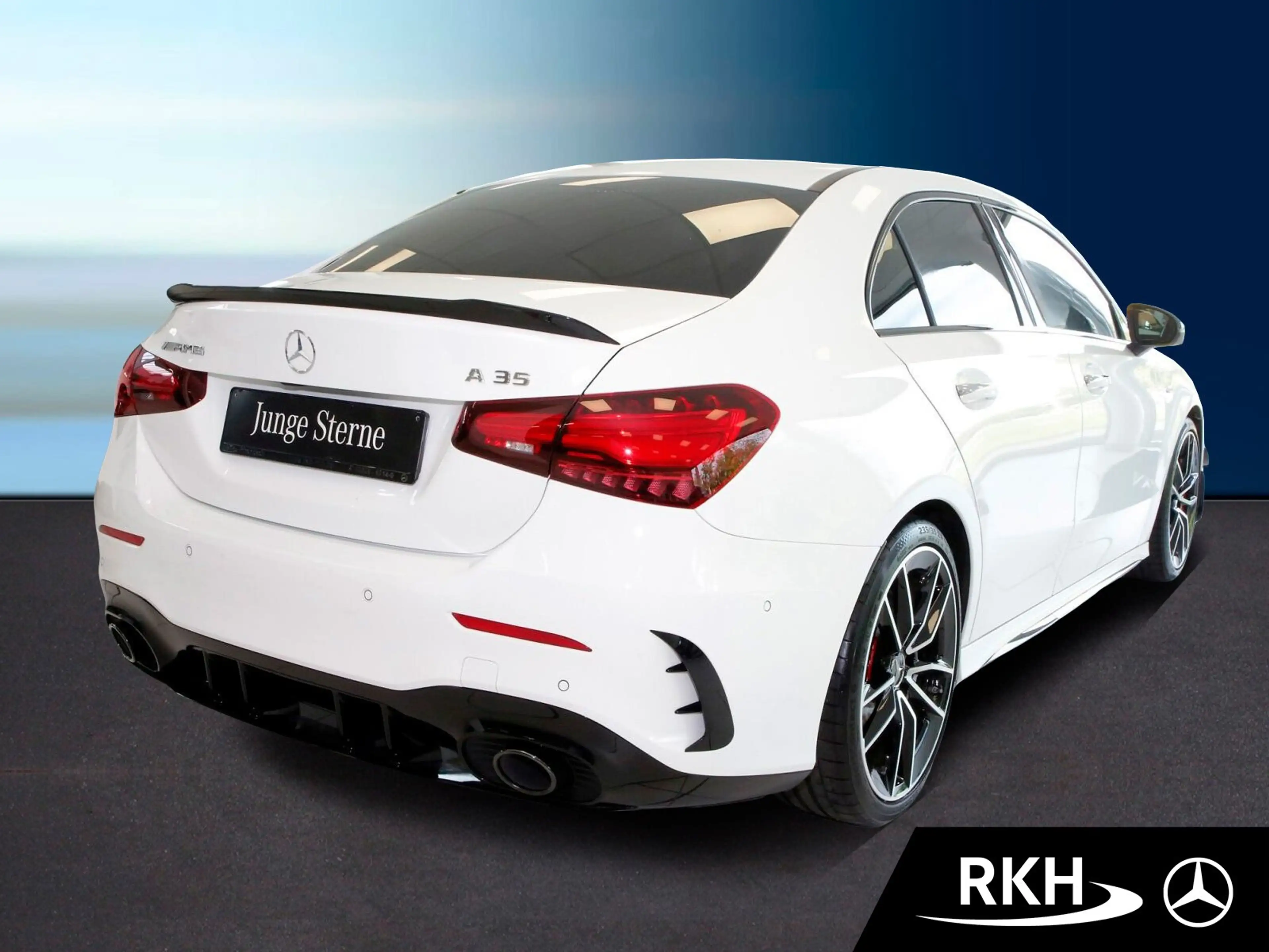 Mercedes-Benz A 35 AMG A35 4M Limousine AMG 360°/Burmes/Night/Aeropaket — photo 3