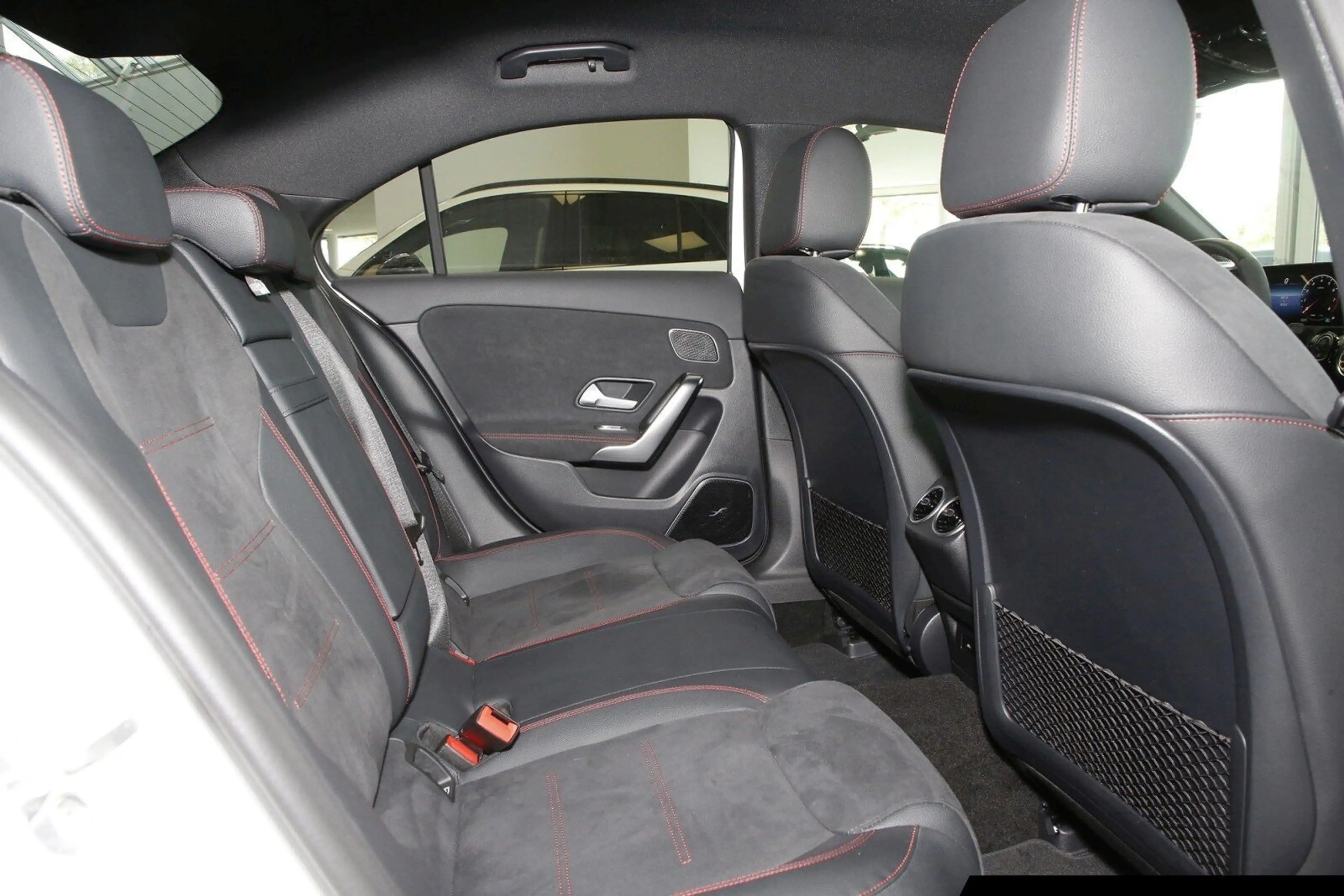 Mercedes-Benz A 35 AMG A35 4M Limousine AMG 360°/Burmes/Night/Aeropaket — photo 9