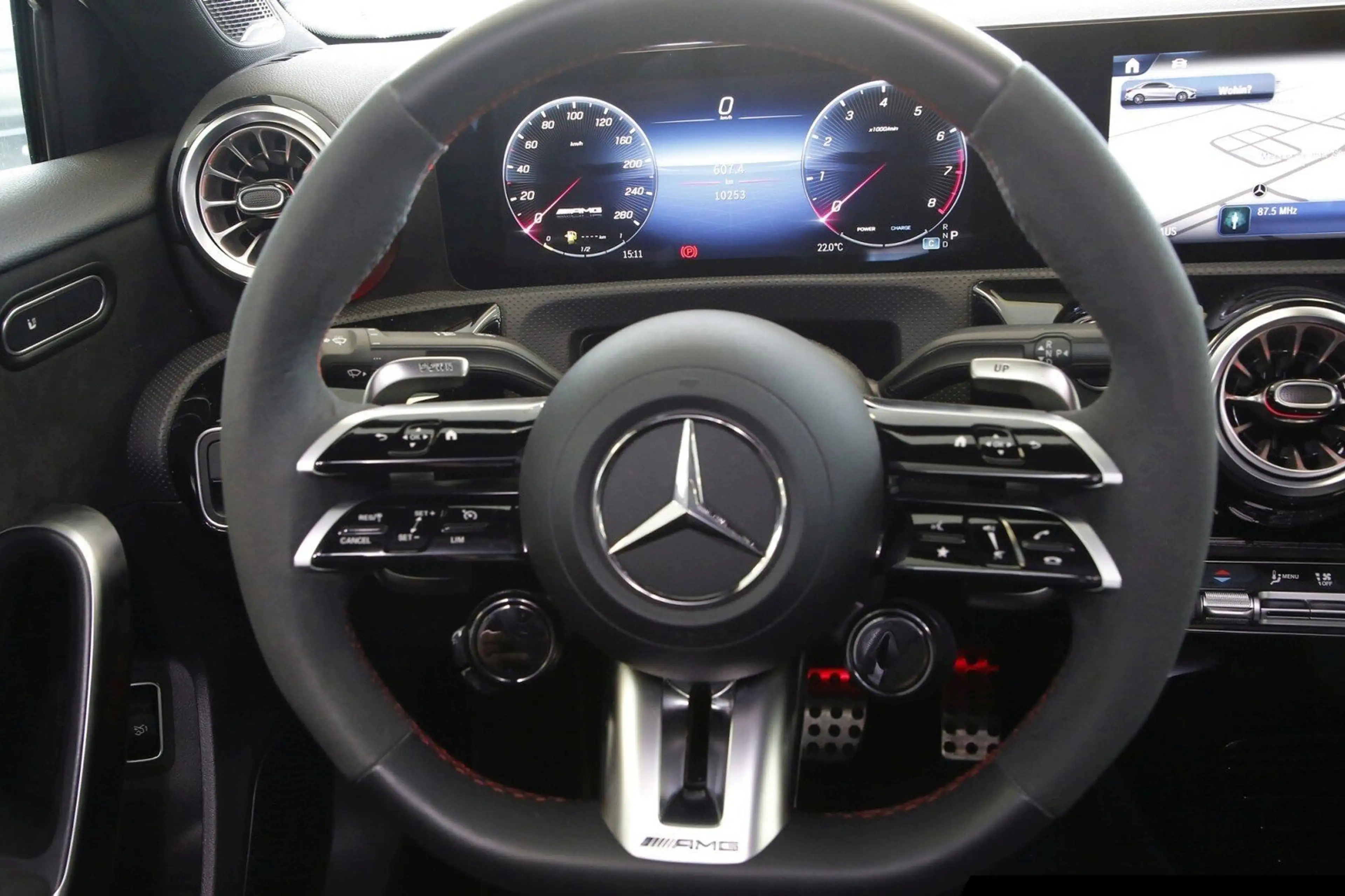 Mercedes-Benz A 35 AMG A35 4M Limousine AMG 360°/Burmes/Night/Aeropaket — photo 13