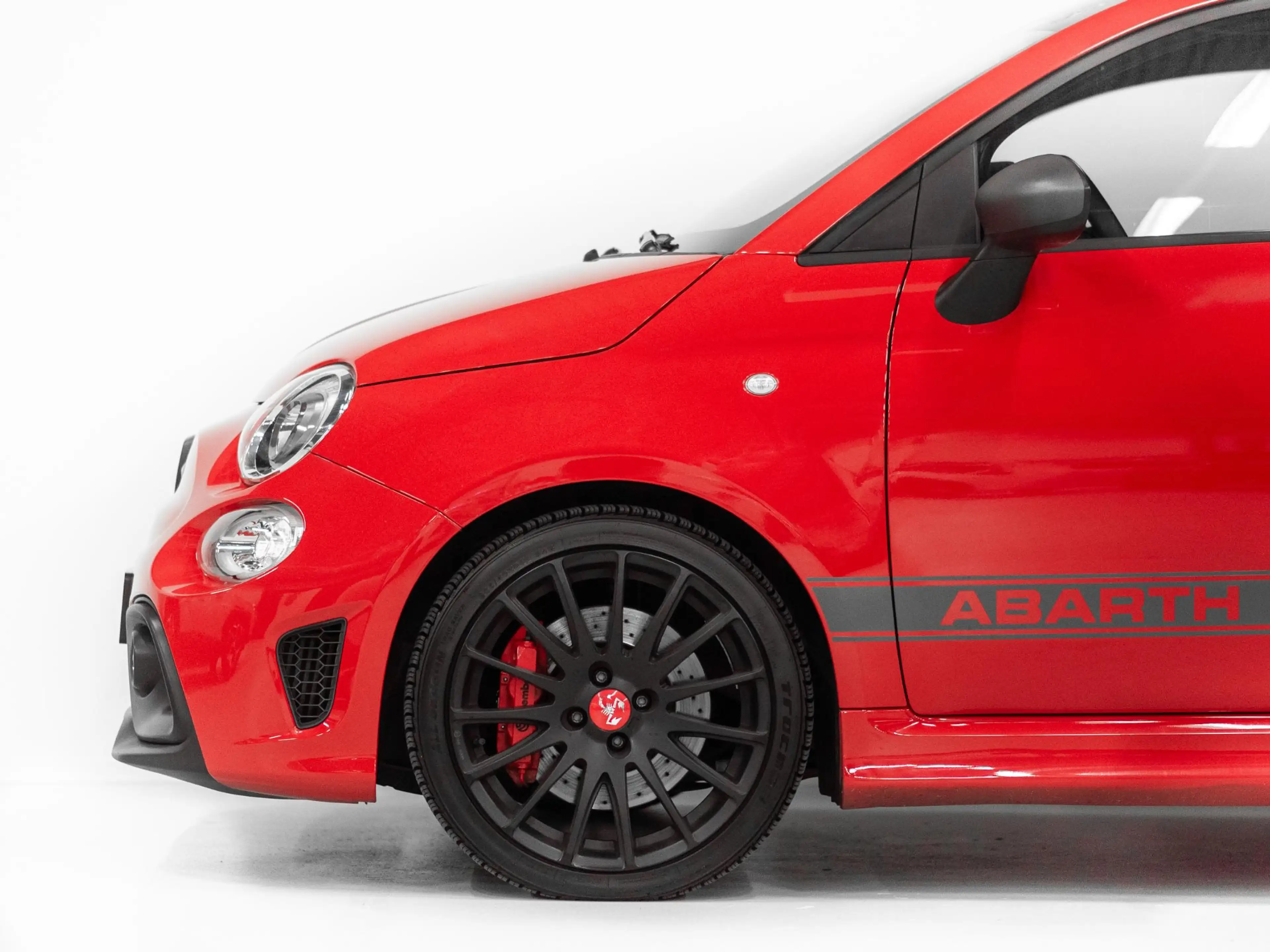 Fiat 500 Abarth 1.4 T-Jet Competizione 70th Anniversary Carplay Le — photo 10