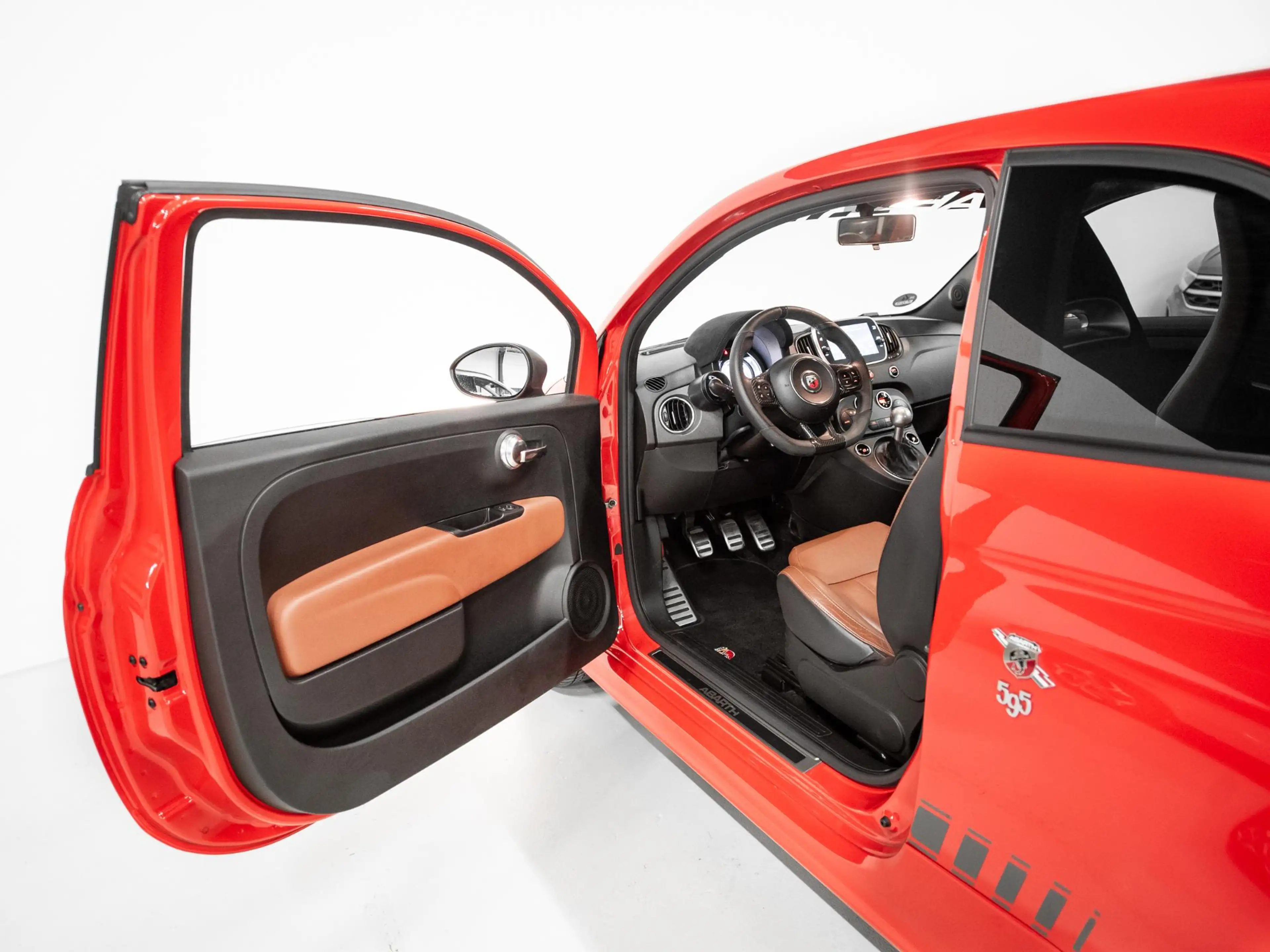 Fiat 500 Abarth 1.4 T-Jet Competizione 70th Anniversary Carplay Le — photo 14