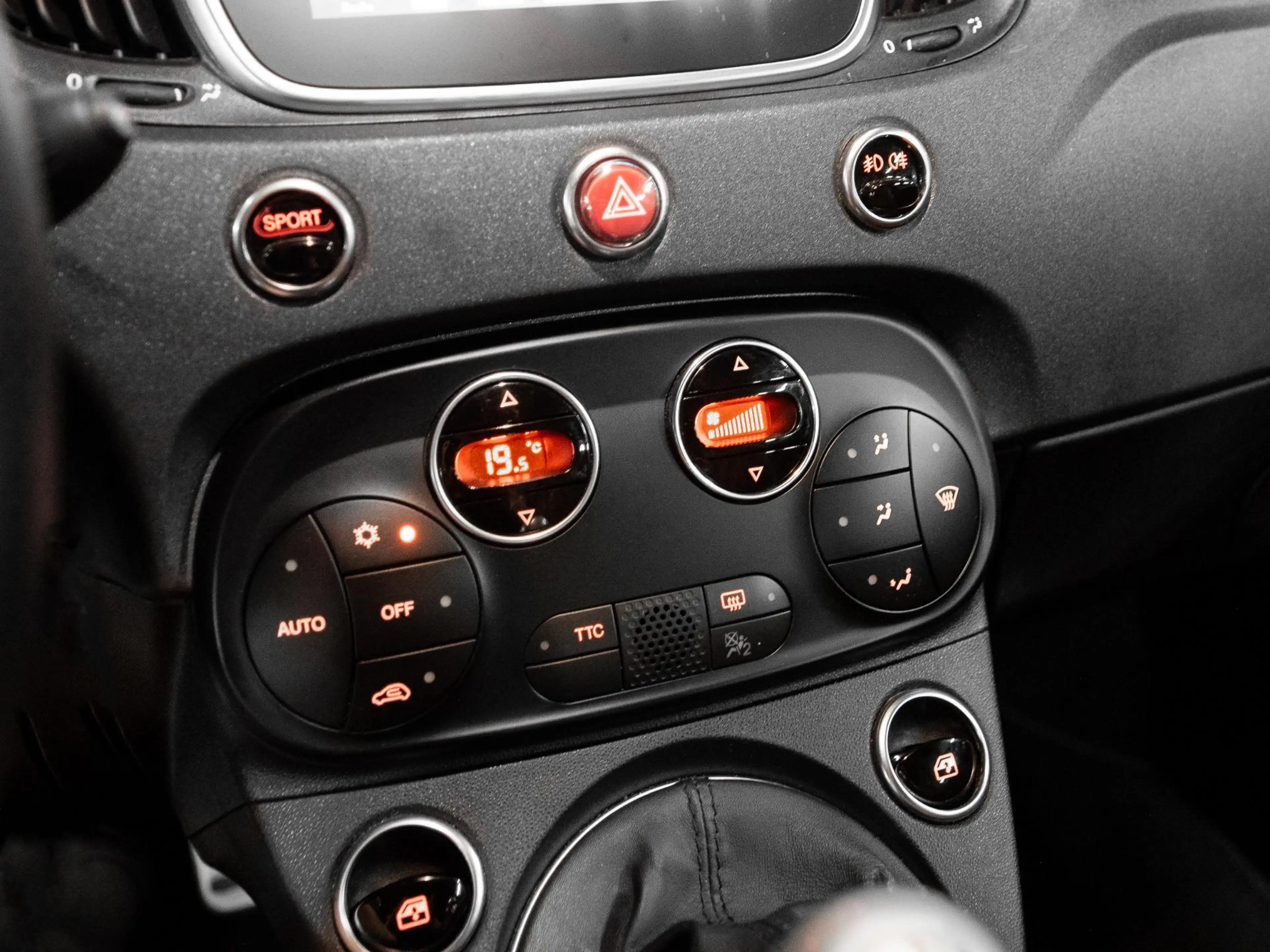 Fiat 500 Abarth 1.4 T-Jet Competizione 70th Anniversary Carplay Le — photo 17