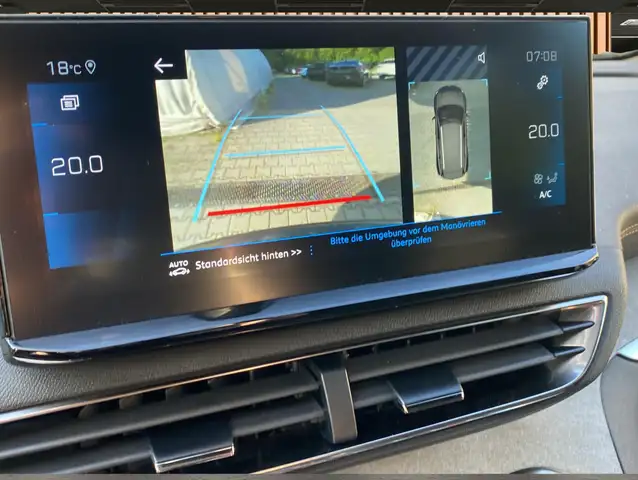 Peugeot 5008 view 4