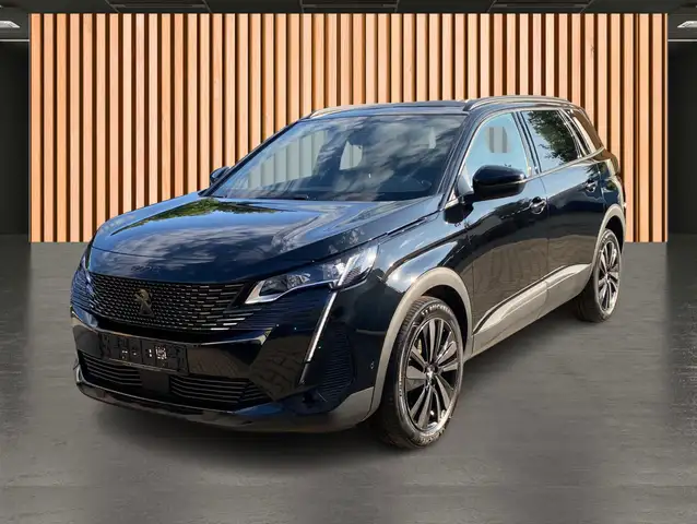 Peugeot 5008 view 2