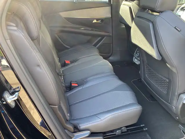 Peugeot 5008 view 12