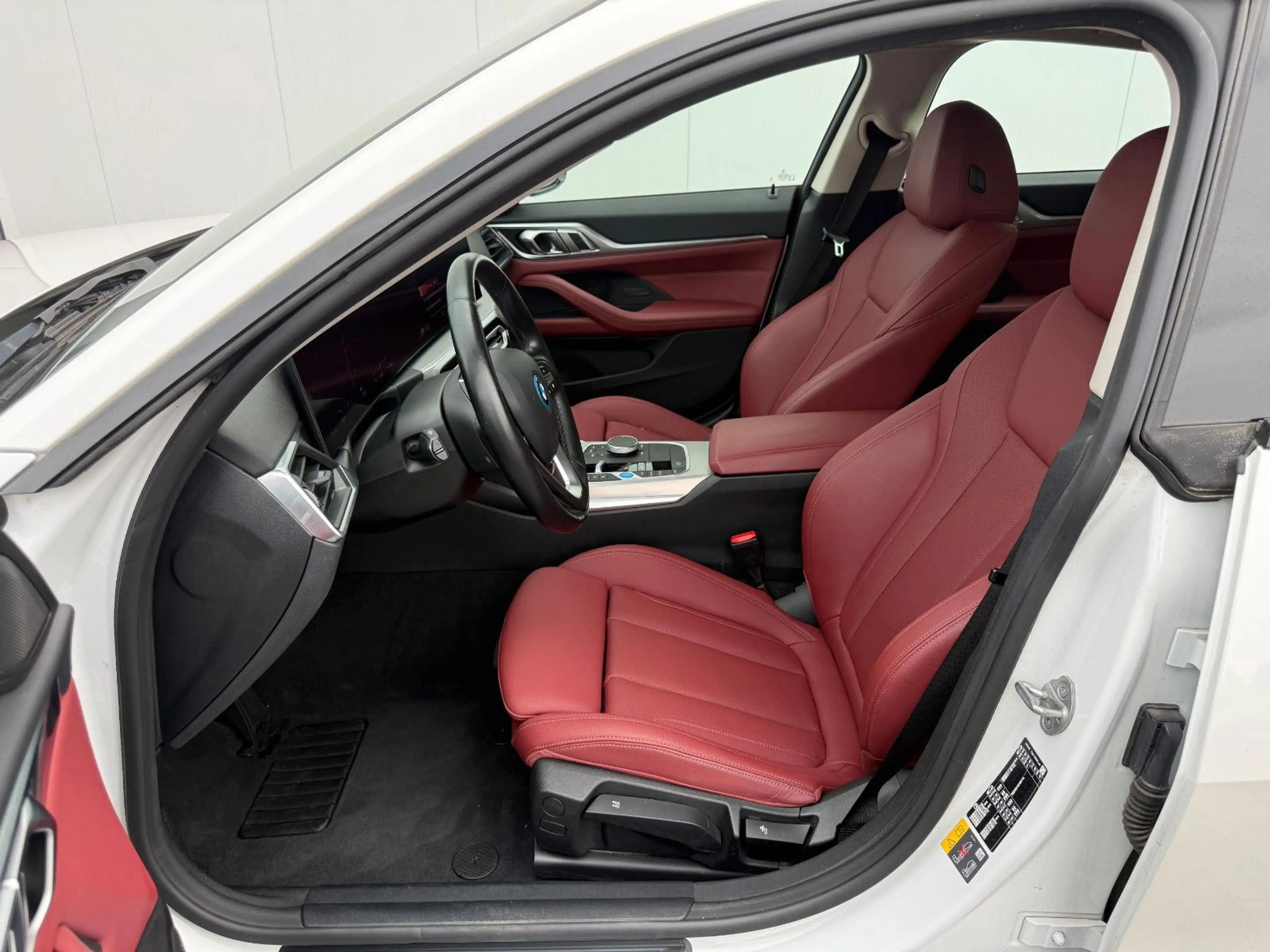 BMW i4 Gran Coupe 35 eDrive LED 360GRAD KAMERA KEYL. — photo 13