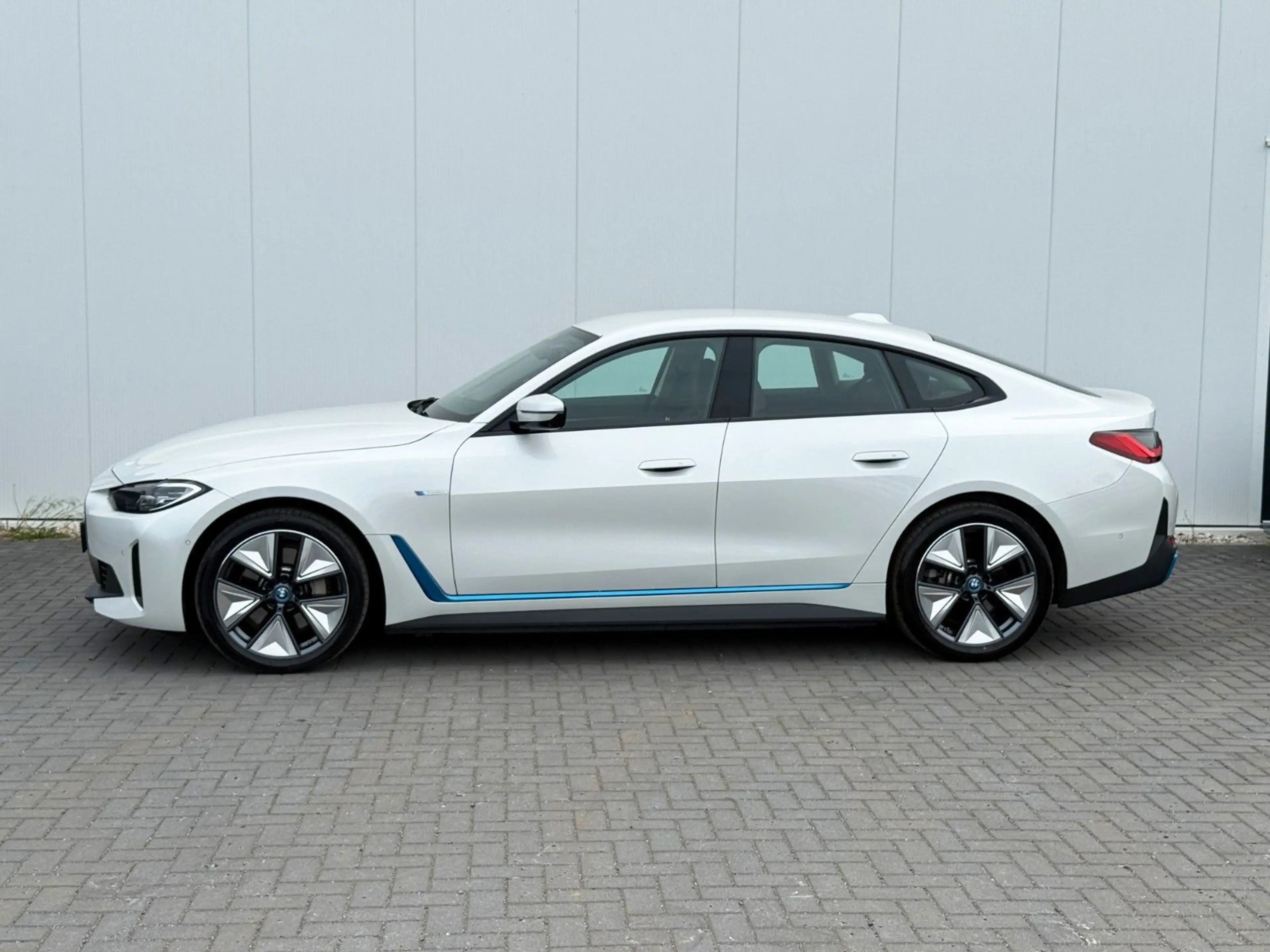 BMW i4 Gran Coupe 35 eDrive LED 360GRAD KAMERA KEYL. — photo 6