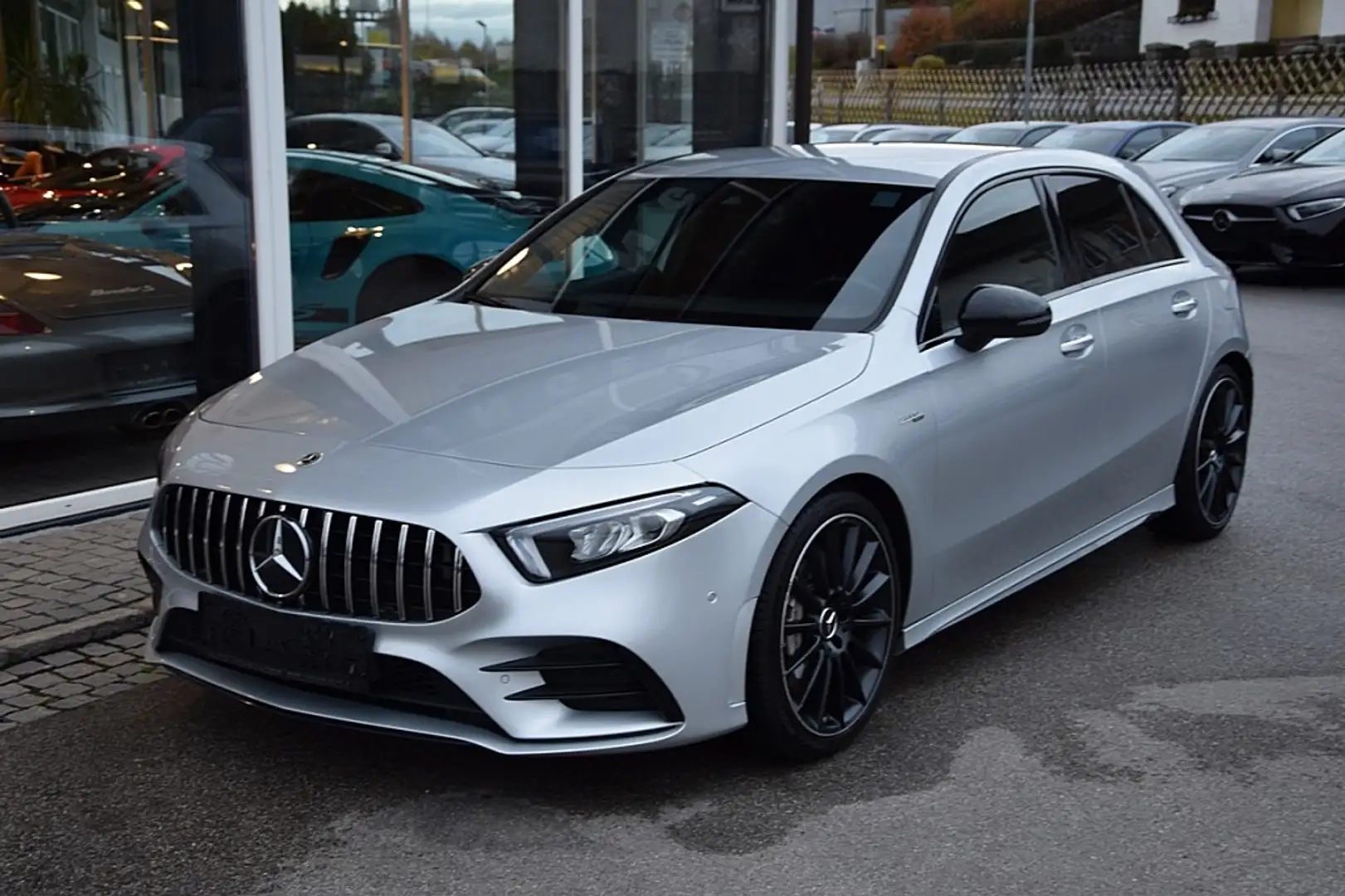 Mercedes-Benz A 35 AMG 4MATIC Aut. *Premiumpaket*Nightpaket* Argintiu - 2