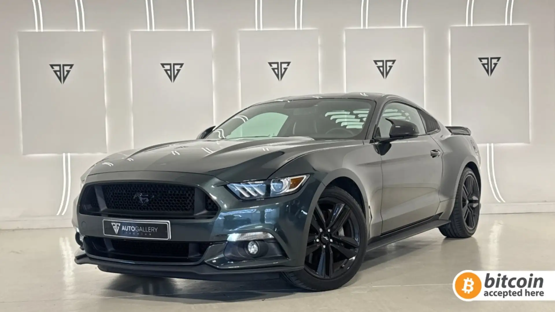 Ford Mustang Fastback 2.3 EcoBoost Verde - 1