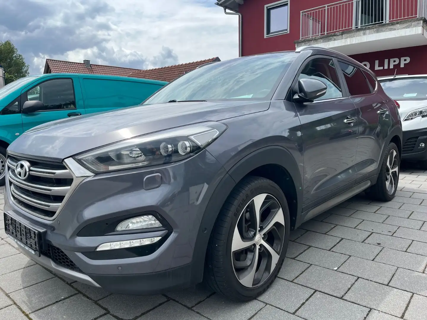Hyundai TUCSON 2.0 CRDI  Premium 4WD LED Autom. Leder Grau - 2