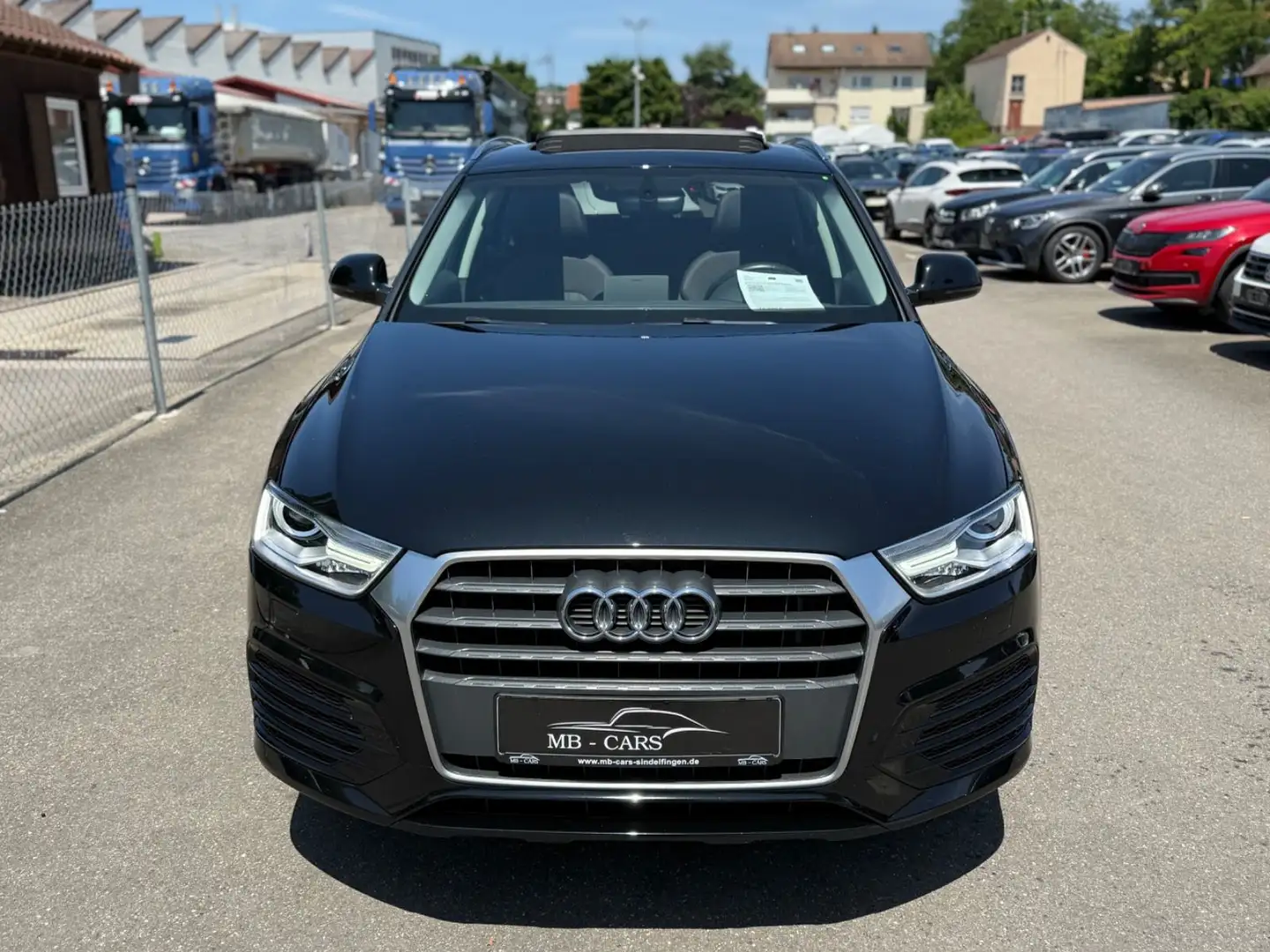 Audi Q3 Sport*PANO*NAVI*XENON*KEYLESS*PDC Schwarz - 2