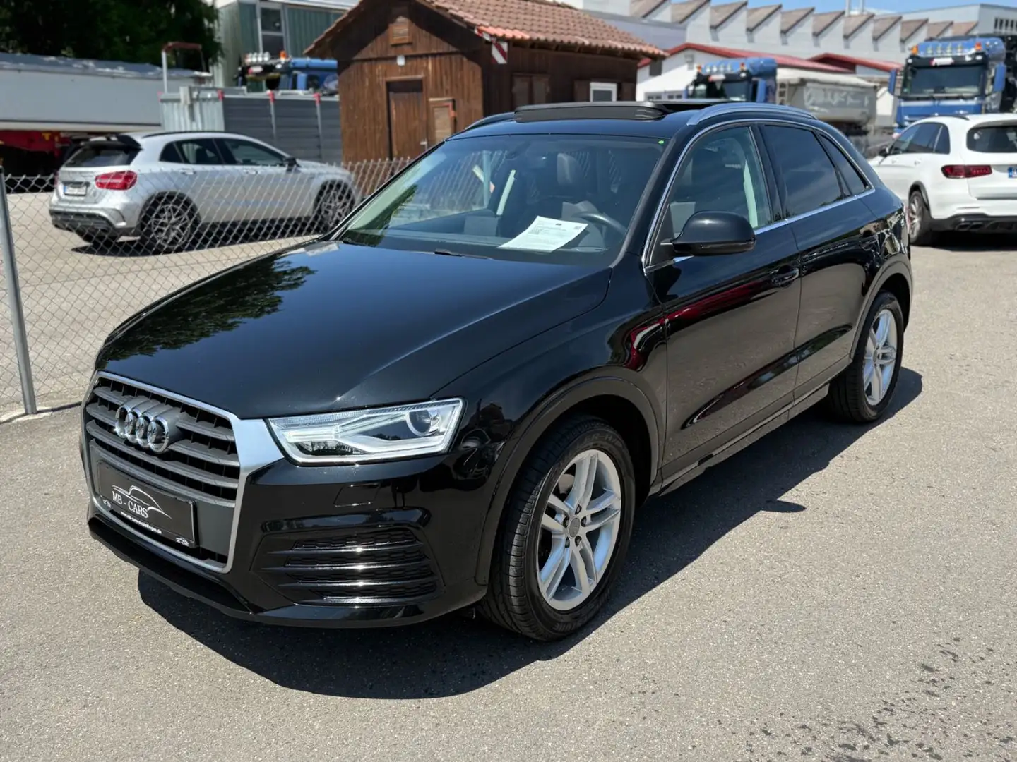 Audi Q3 Sport*PANO*NAVI*XENON*KEYLESS*PDC Schwarz - 1