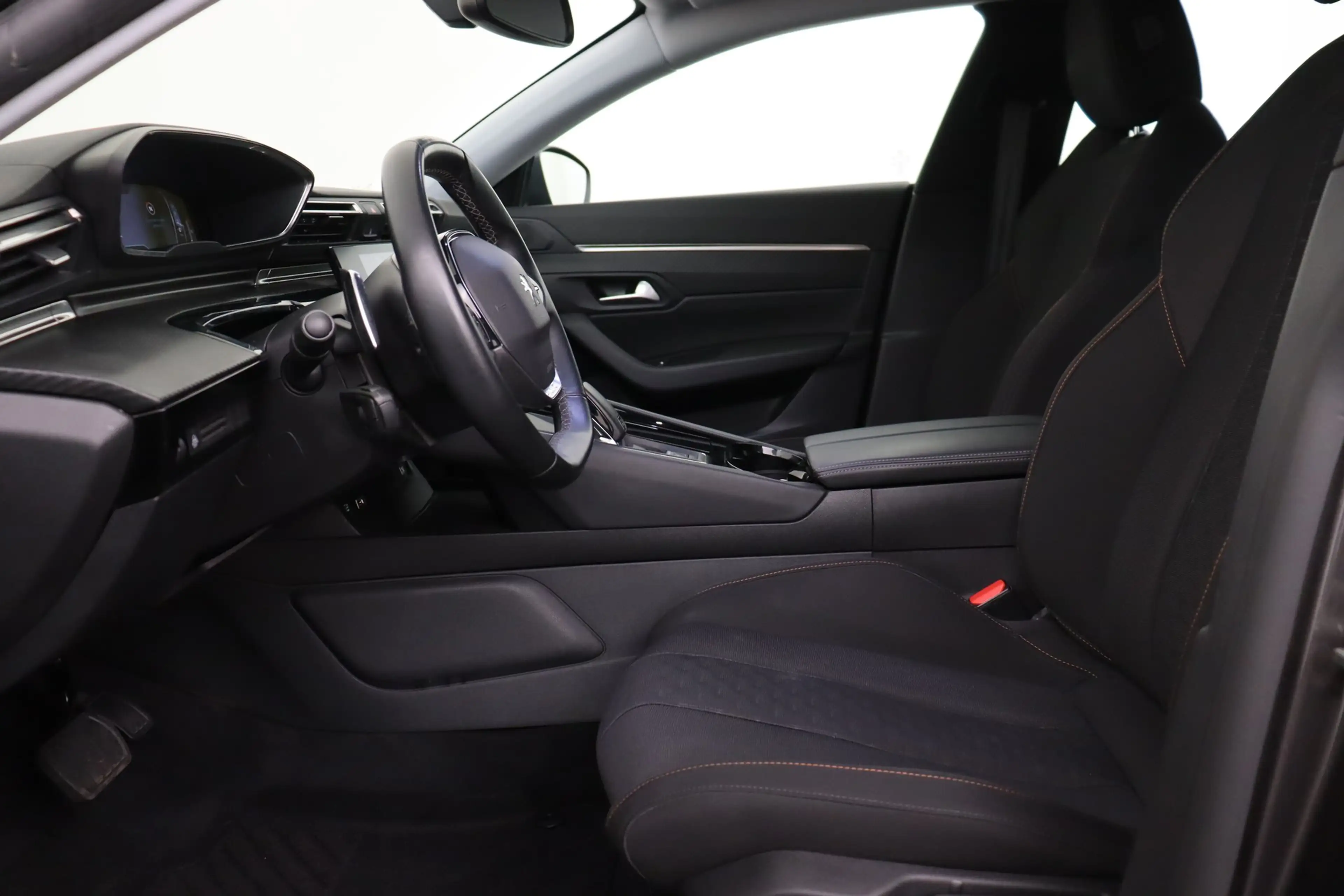 Peugeot 508 SW 1.5 BLUEHDI  + GPS + CAMERA + PDC + CRUISE + AL — photo 10