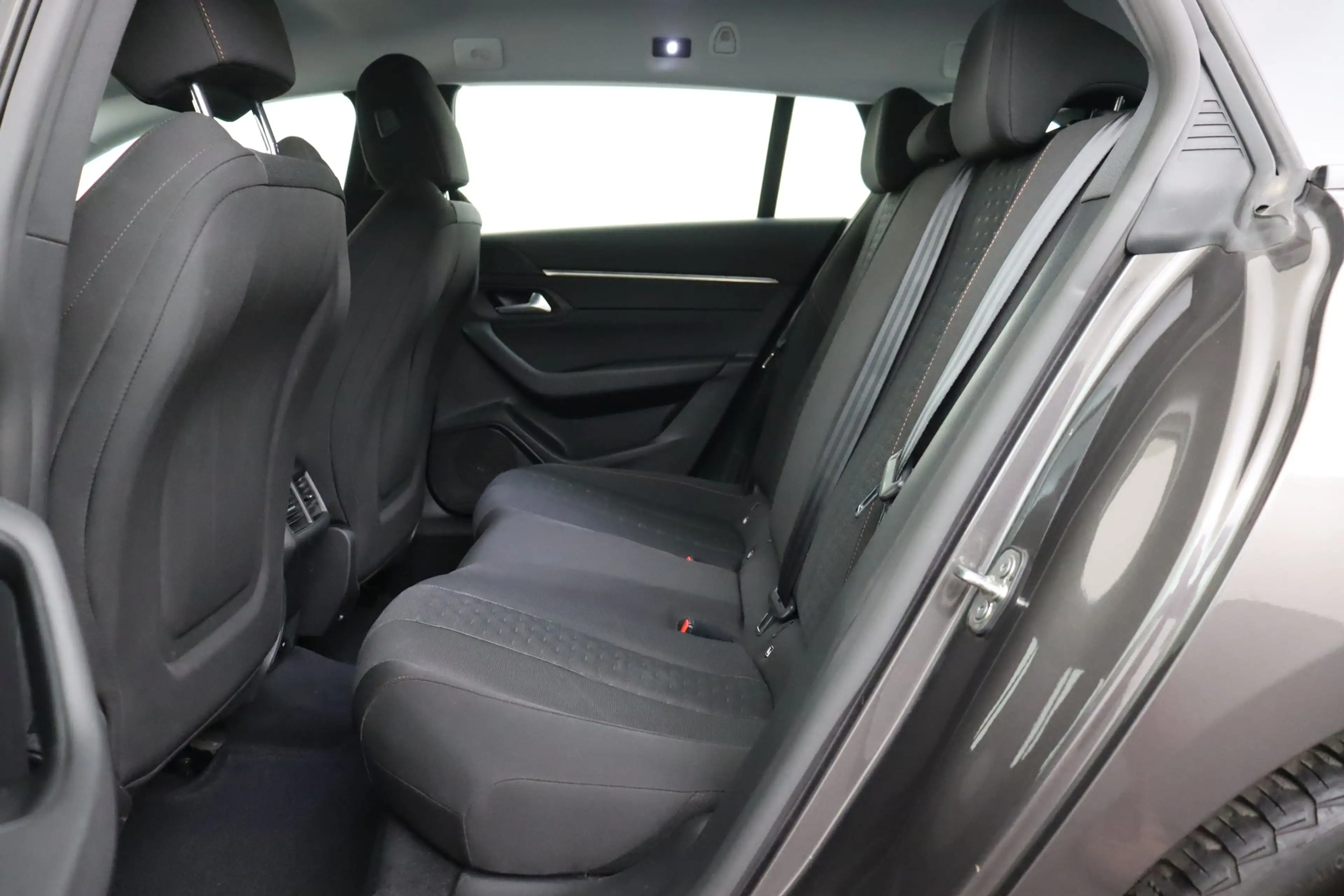 Peugeot 508 SW 1.5 BLUEHDI  + GPS + CAMERA + PDC + CRUISE + AL — photo 13