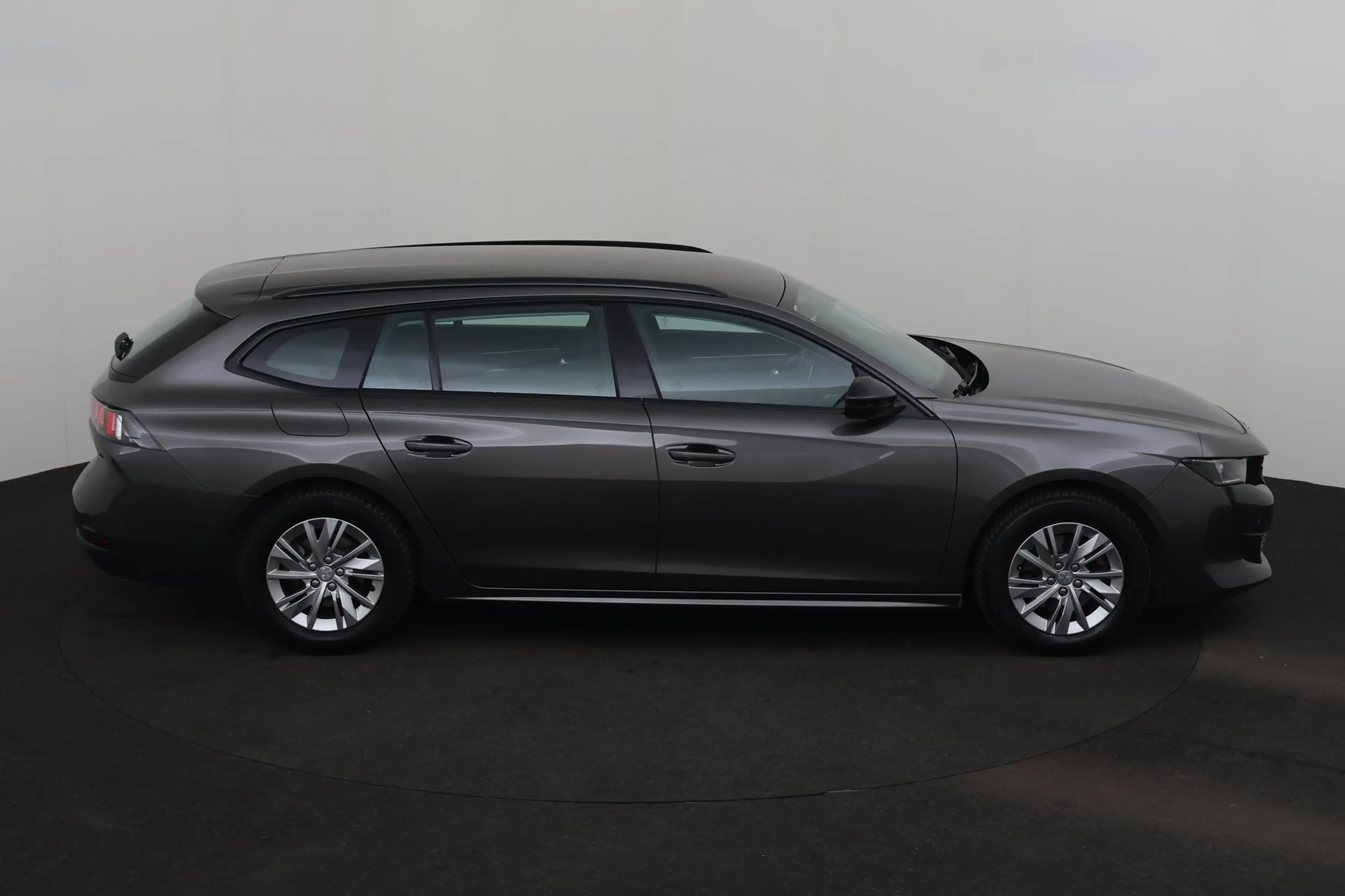 Peugeot 508 SW 1.5 BLUEHDI  + GPS + CAMERA + PDC + CRUISE + AL — photo 5