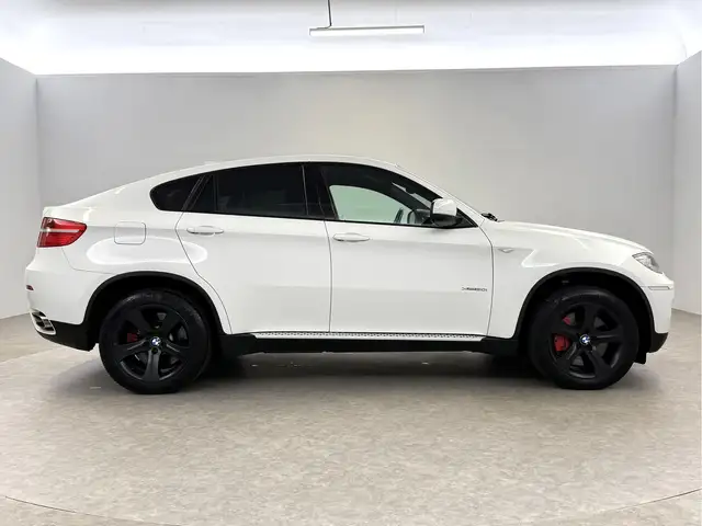 BMW X6 view 10