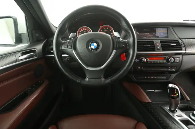 BMW X6 view 17