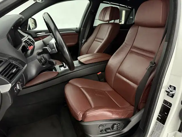 BMW X6 view 18