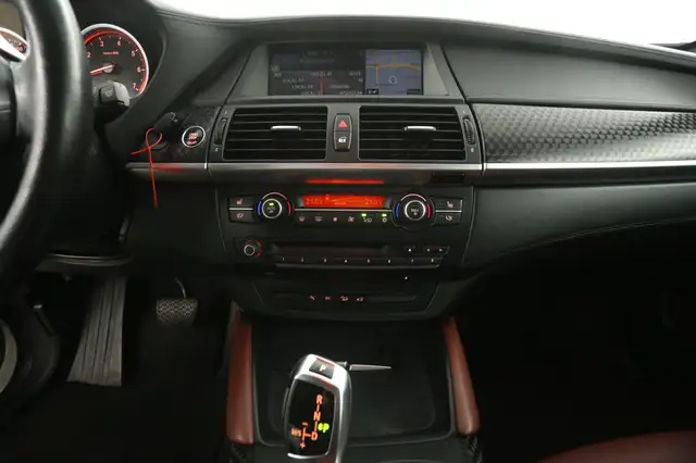 BMW X6 view 20