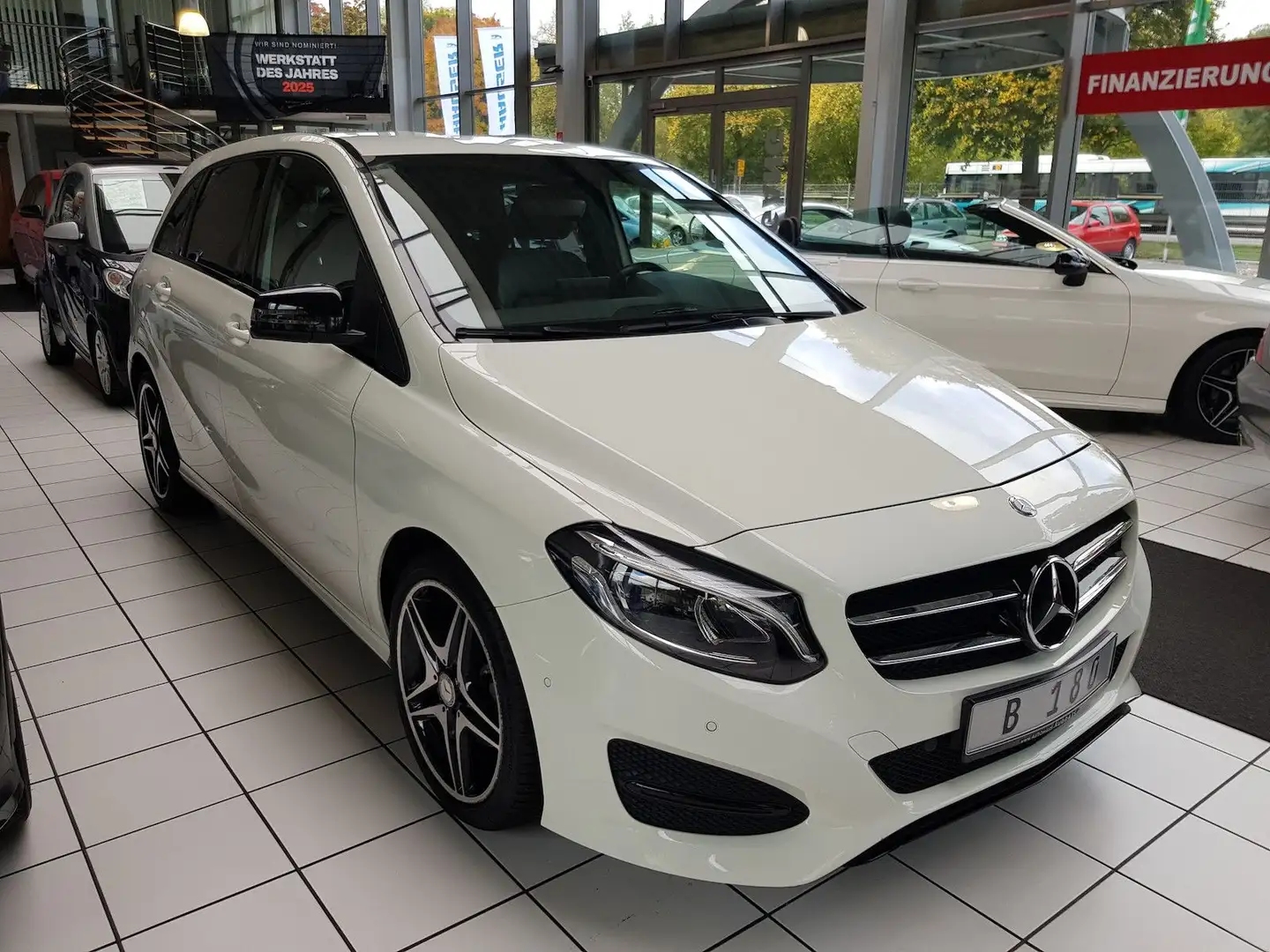 Mercedes-Benz B 180 URBAN LED NAVI NIGHT PTS SHZ TOTWINKEL Blanc - 2