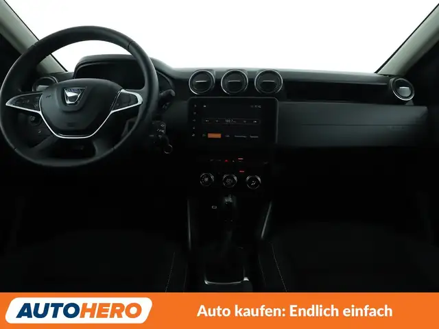 Dacia Duster view 12