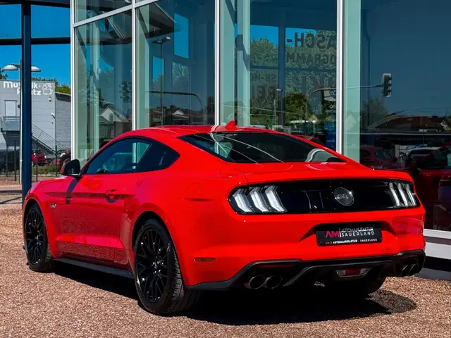 Ford Mustang view 8