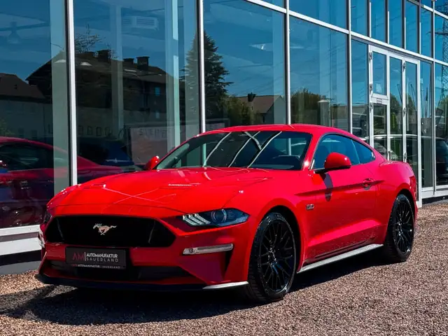Ford Mustang view 3
