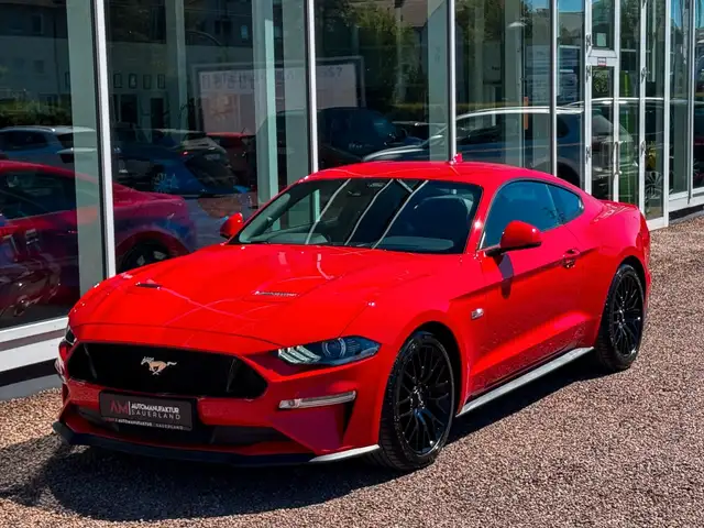 Ford Mustang view 4