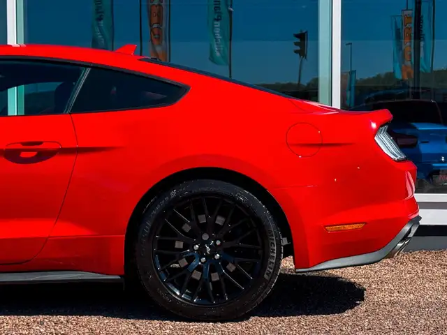 Ford Mustang view 7