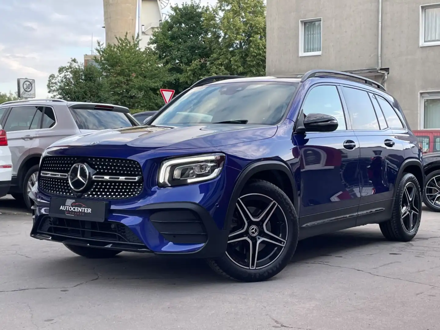 Mercedes-Benz GLB 220 d AMG-LINE*PANO*HEAD-UP*KEYLESS*LEDER*AHK Albastru - 1