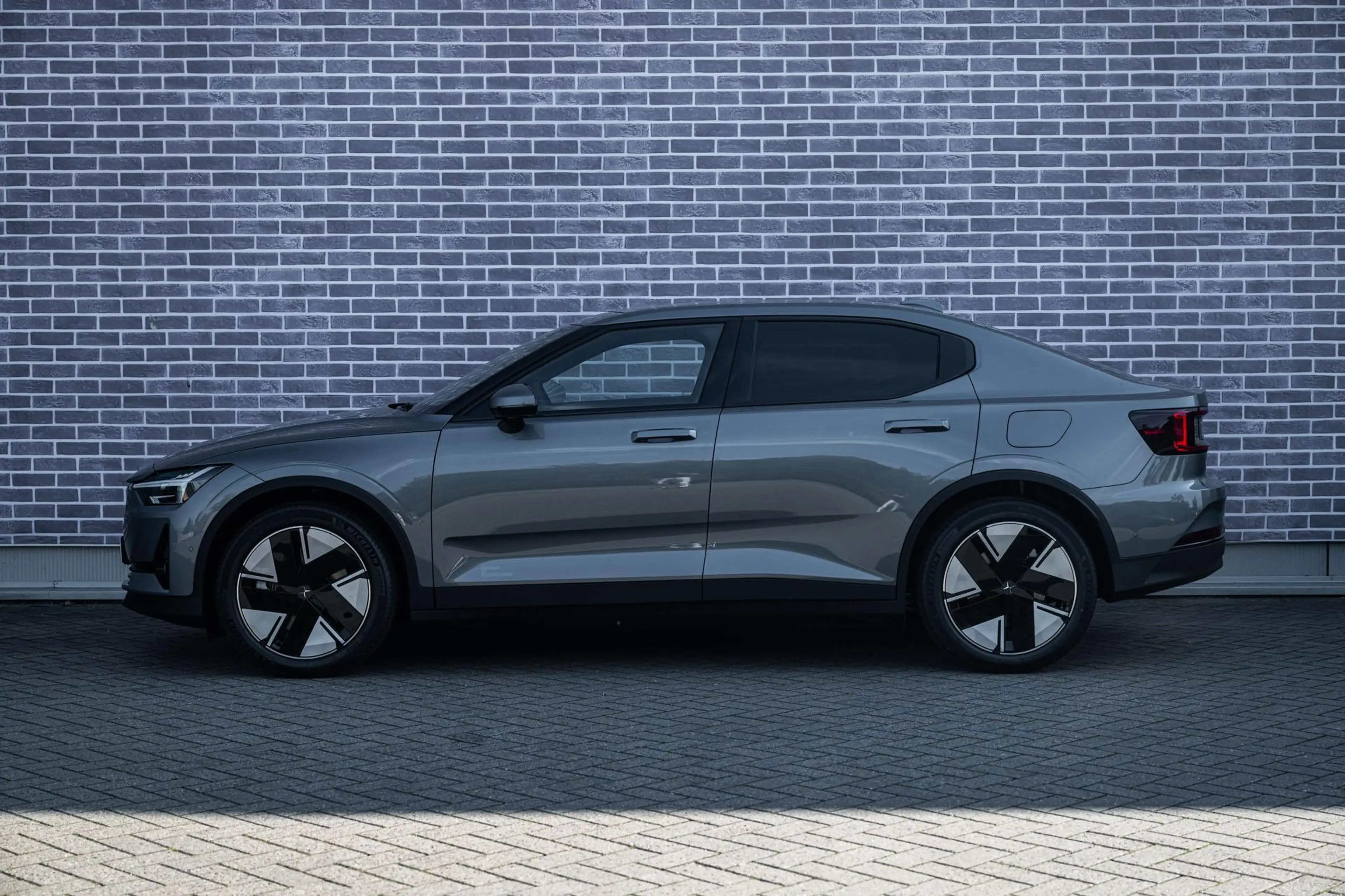 Polestar 2 Long Range Single Motor Prime 82 kWh | Pilot assis — photo 4