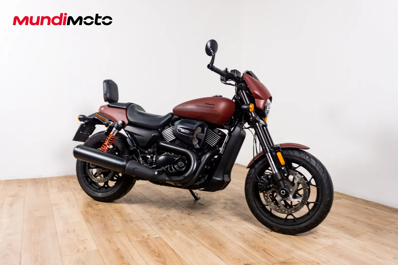 Harley-Davidson Street Rod - 2