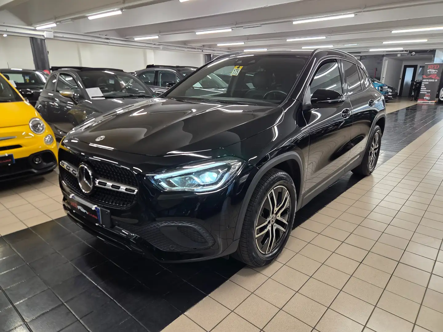Mercedes-Benz GLA 200 d Premium auto Negro - 2