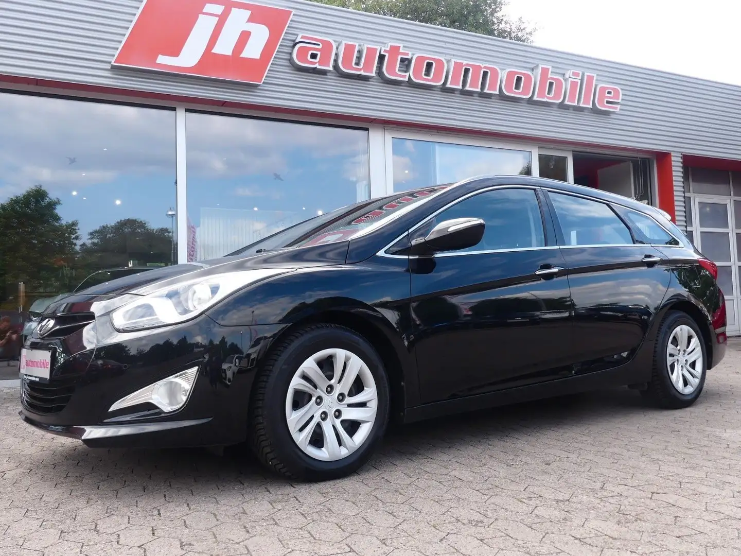 Hyundai i40 cw Comfort*Navi*PDC*Kamera*Allwetter Black - 1