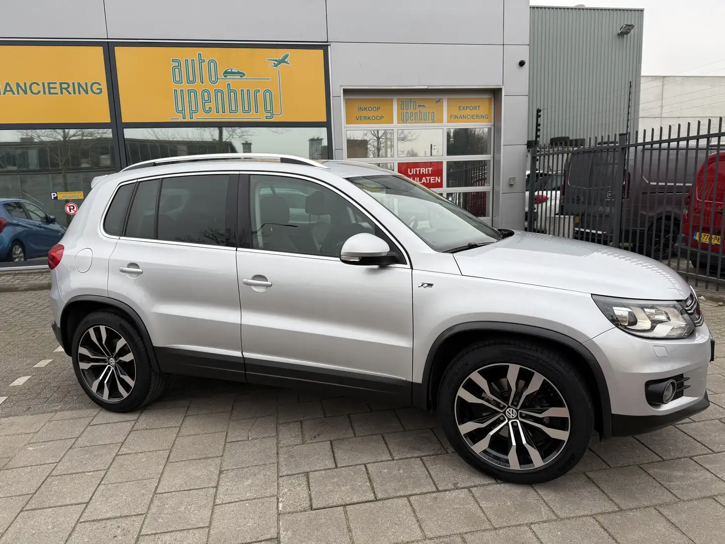Volkswagen Tiguan 2.0 TSI Sport&Style 4Motion Automaat * 153.686 Km Grijs - 2