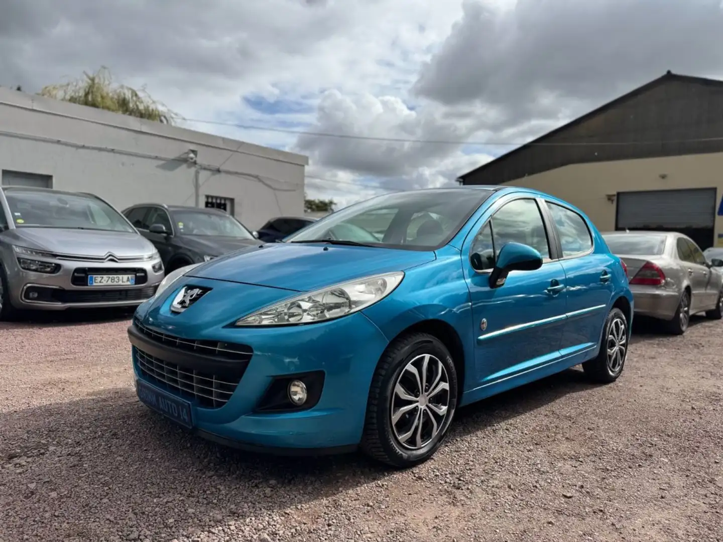 Peugeot 207 1.6 HDi 92ch Urban Move FAP Bleu - 2