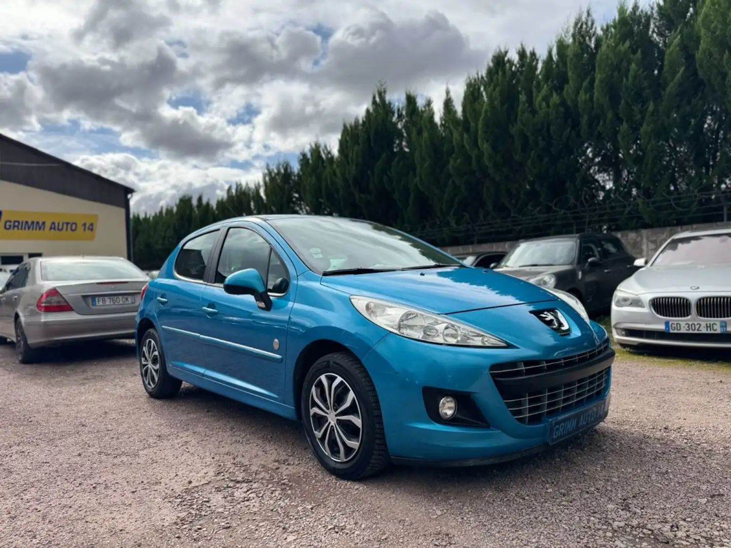 Peugeot 207 1.6 HDi 92ch Urban Move FAP Bleu - 1