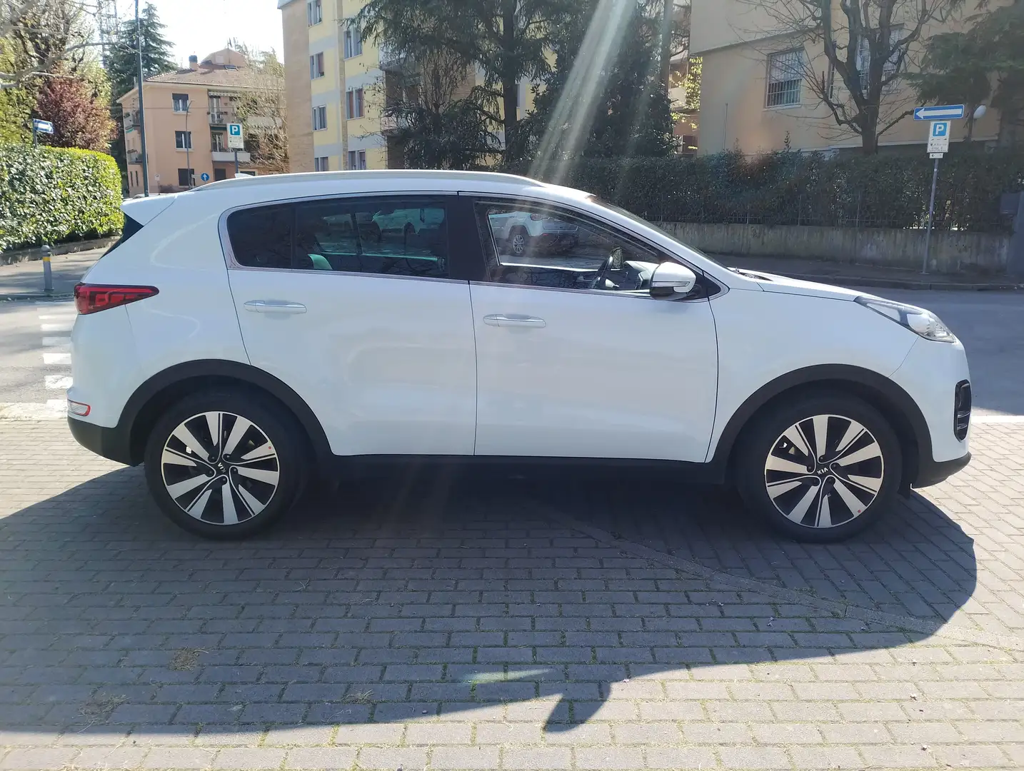 Kia Sportage 1.7crdi 85kw 2wd Blanc - 2