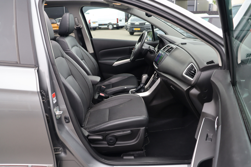 Suzuki SX4 S-Cross 1.6 High Executive AllGrip Automaat | Pano | Leder — photo 11