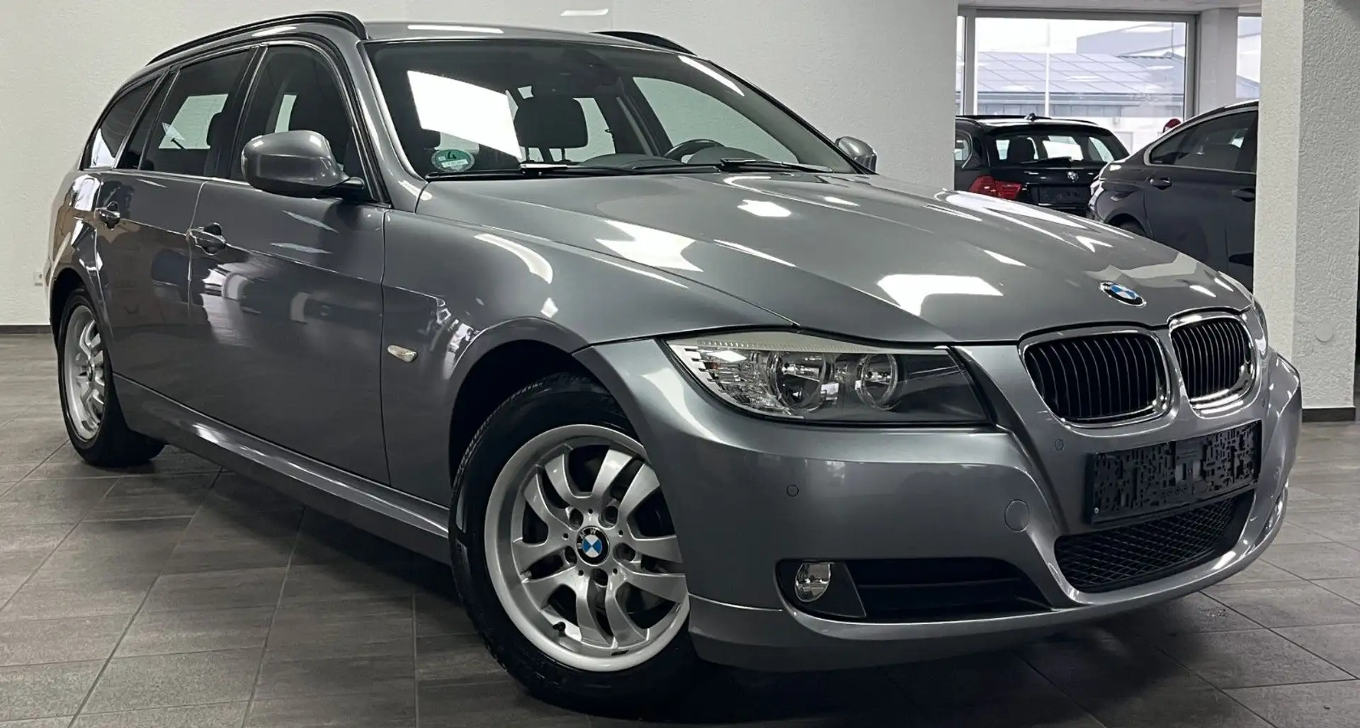 BMW 316 d Touring Edition PDC NAVI BLUETOOTH TOP Grau - 1