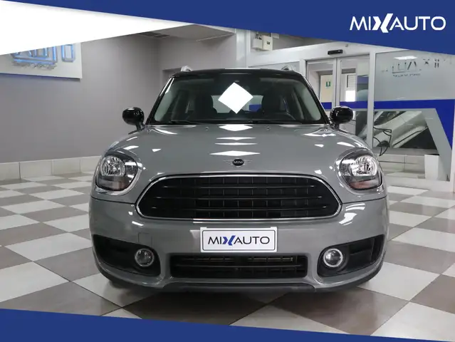 Mini Countryman view 2