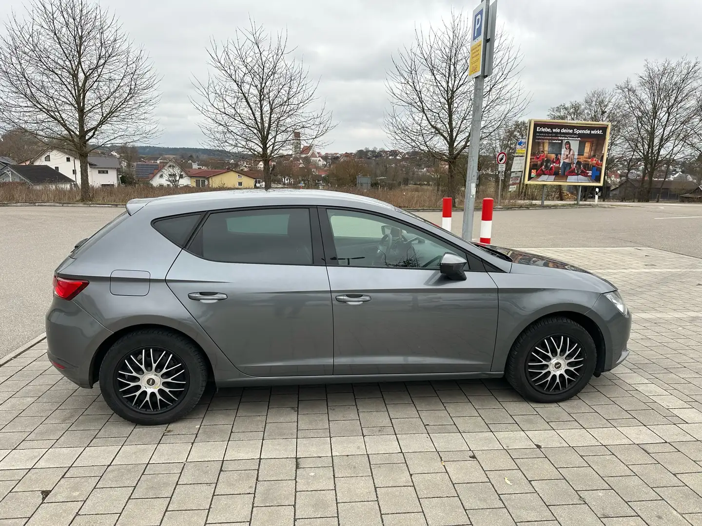 SEAT Leon 1.2 TSI Start&Stop Reference Grau - 2
