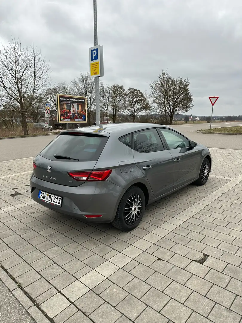 SEAT Leon 1.2 TSI Start&Stop Reference Grau - 1