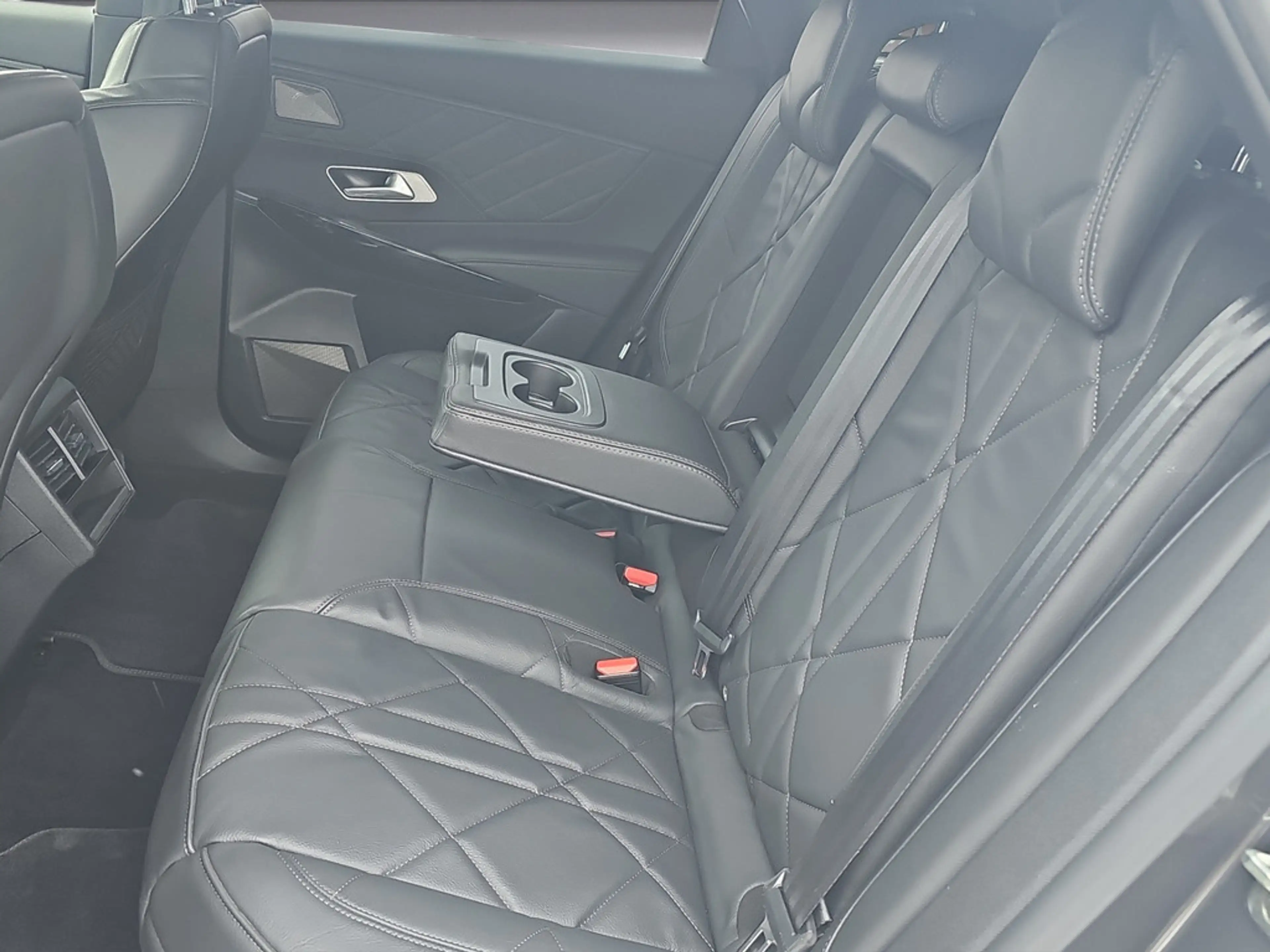 DS Automobiles DS 7 1.6 E-Tense 300 Rivoli 4x4 mit AHK — photo 10