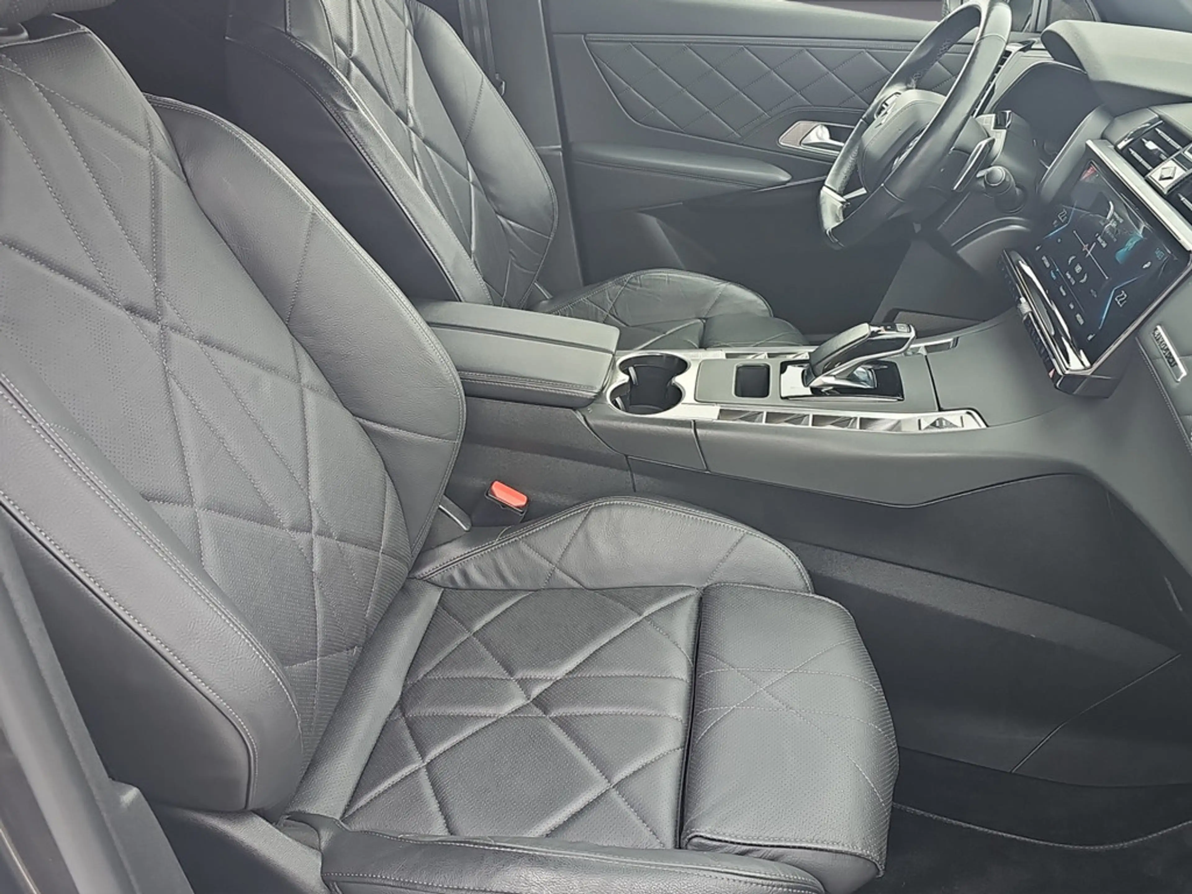 DS Automobiles DS 7 1.6 E-Tense 300 Rivoli 4x4 mit AHK — photo 13