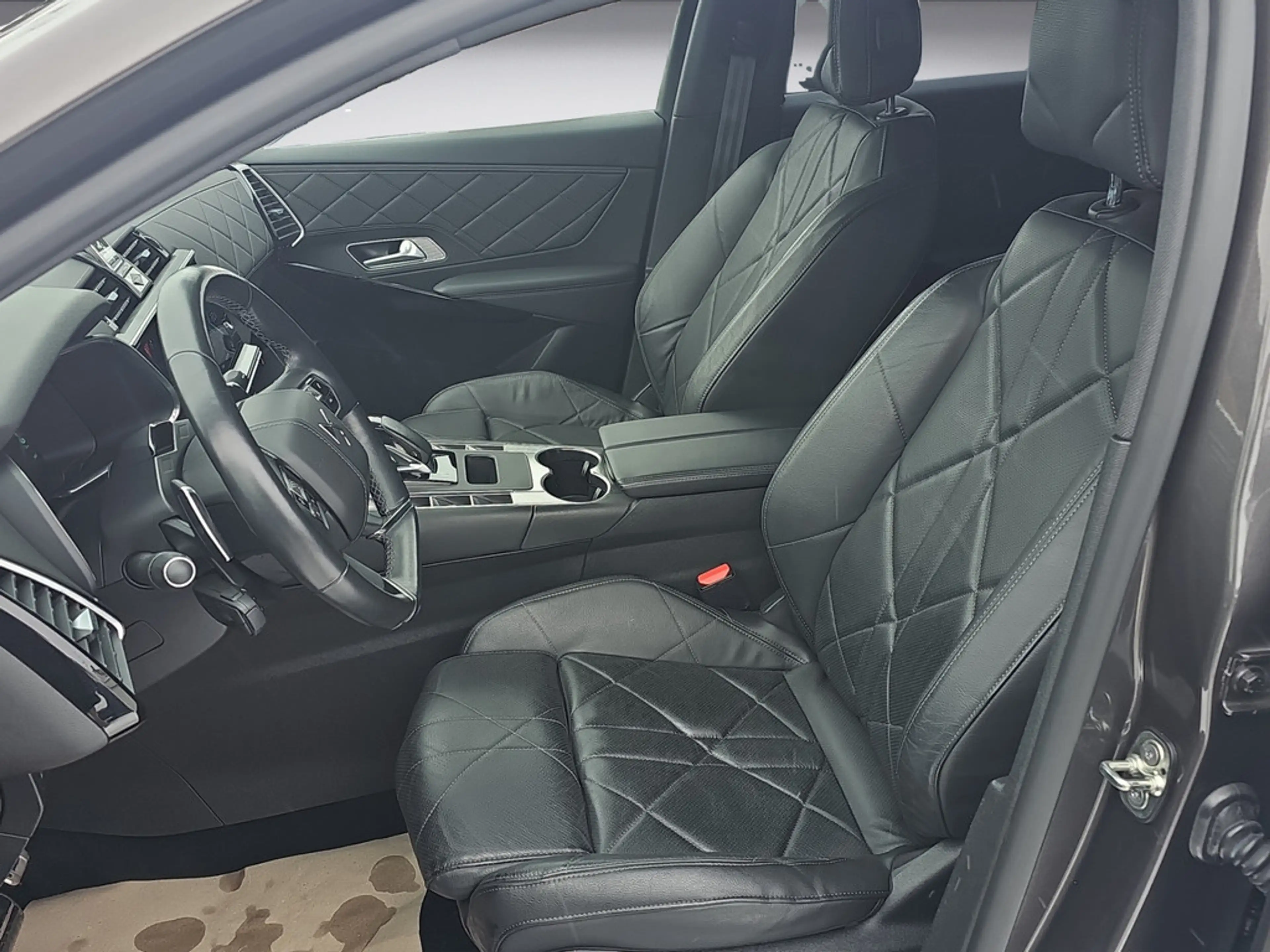 DS Automobiles DS 7 1.6 E-Tense 300 Rivoli 4x4 mit AHK — photo 9
