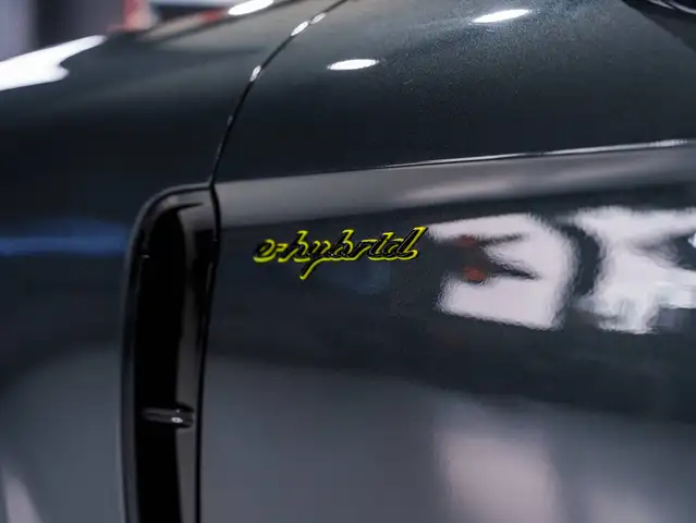 Porsche Panamera view 13