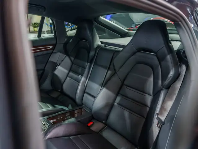 Porsche Panamera view 19