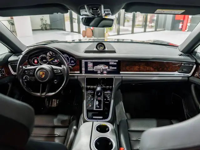 Porsche Panamera view 8