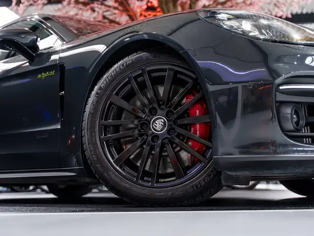 Porsche Panamera view 6
